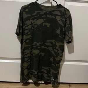 Affliction Green Camouflage Short Sleeve Tee Men’s Medium